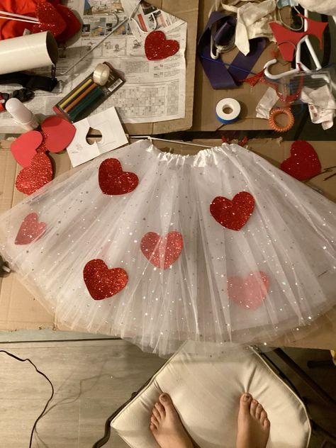 Cupid Costume Womens, Cupid Costume Aesthetic, Cupid Costume Diy, Cupid Costume Ideas, Classy Halloween Costumes, Queen Of Hearts Costume, Hot Halloween Outfits, Halloween Coustumes, Pretty Halloween Costumes