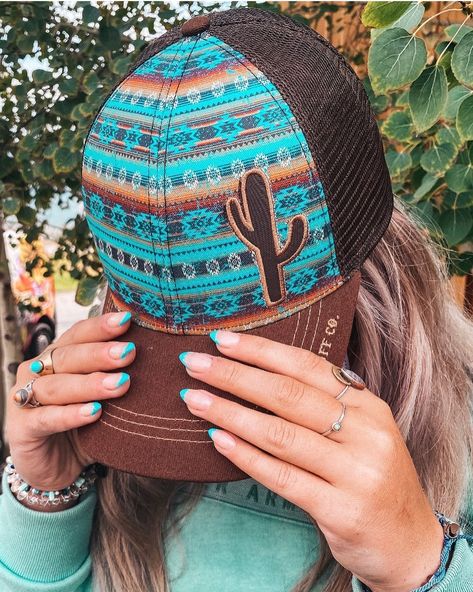 Acrylic Nails For Country Concert, Country Nails Almond Shape, Almond Nails Designs Western, Western Almond Shape Nails, Almond Nails Western, Almond Western Nails, Turquoise Almond Nails, Tourquise Nails Design, Western Turquoise Nails