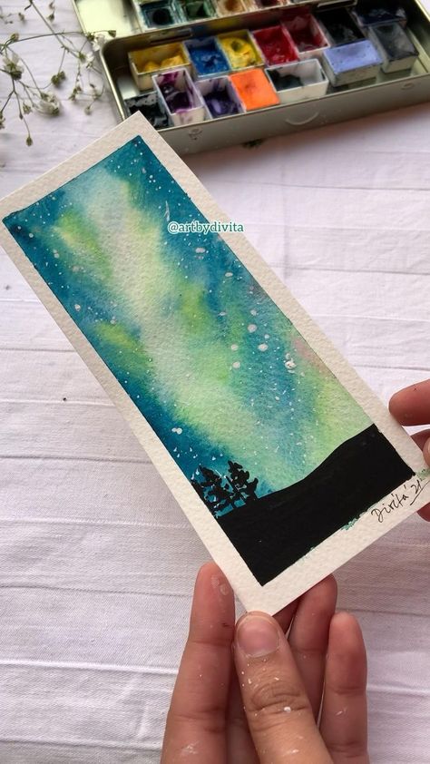 Northern Lights Bookmark | Tutoriels peinture aquarelle, Aquarelle facile, Dessin aquarelle Northern Lights Watercolor, Acrylic Art Projects, Sky Art Painting, Bookmark Craft, Watercolor Galaxy, Watercolor Bookmarks, Watercolor Lessons, Diy Watercolor Painting, Abstract Art Painting Diy