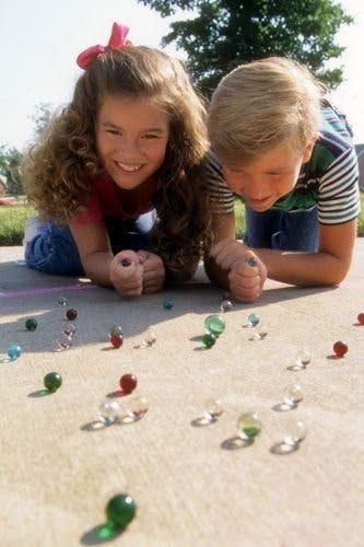 Marble Pictures, Musical Chairs, Children's Games, Marble Games, Childhood Games, Childrens Games, Vintage Memory, Traditional Games, Old Games