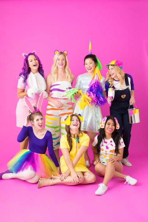 Dress up as your favorite rainbow 90s throwback for Halloween with these DIY Lisa Frank costumes! A perfect group costume for you and your gal pals. Lisa Frank Outfit, Lisa Frank Costume, Sibling Halloween Costumes, Best Group Halloween Costumes, 90s Halloween Costumes, Mom Costumes, Black Halloween Costumes, Diy Couples Costumes, Halloween Parejas