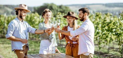 10 can’t-miss Washington wineries to visit this summer Winery Outfit Summer, Washington Wineries, Napa Vineyards, Wine Tasting Outfit, Wineries Outfit, Sonoma Valley, Pics Inspo, Yarra Valley, Wine Festival