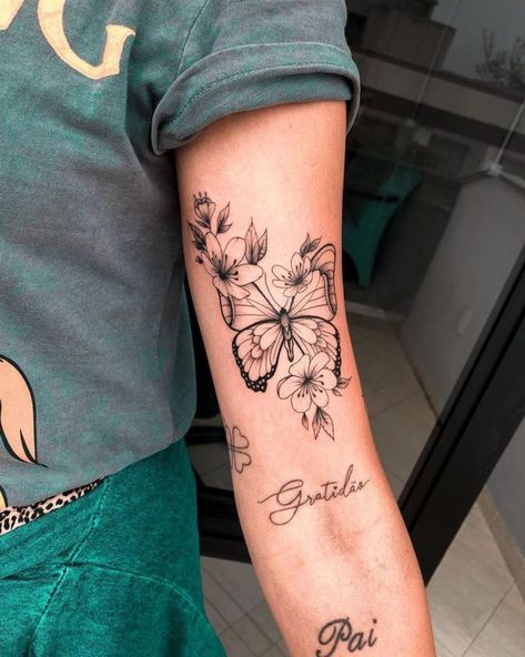 Tato Henna, Forearm Tattoo Women, Tattoo Ideas For Women, Dope Tattoos For Women, Butterfly Tattoo Designs, Tattoo Feminina, Discreet Tattoos, Girly Tattoos, Sleeve Tattoos For Women