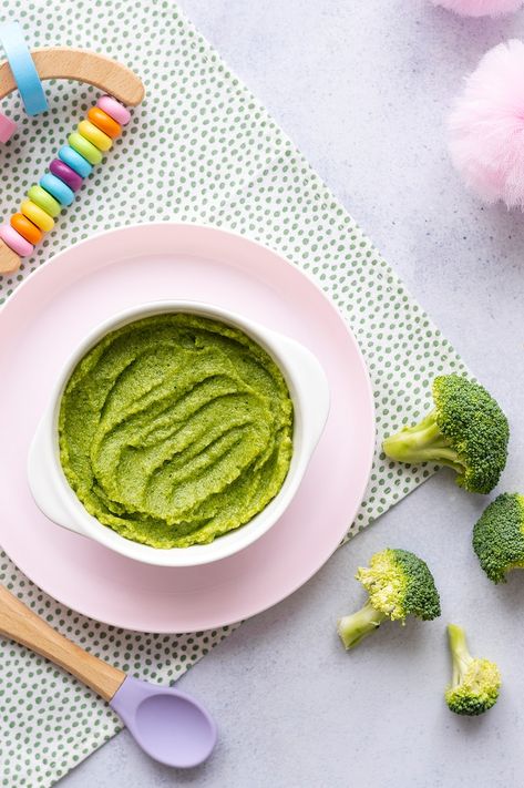 Broccoli puree baby food, organic homemade recipe | free image by rawpixel.com / Monika Broccoli Puree, Healthy Baby Food, Baby Puree Recipes, Baby Puree, Food Vegan, Homemade Recipe, Baby Eating, Homemade Baby Food, Pureed Food Recipes