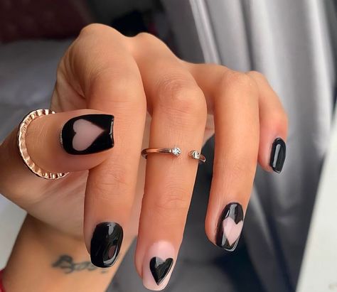 Clear Nails With Black Heart, Short Valentines Nails Black, Goth Heart Nails, Heart Cutout Nails, Gothic Heart Nails, Valentines Black Nails, Queen Of Heart Nails Designs, Soft Goth Nails, Queen Of Hearts Nail Art