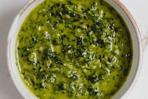 Mojo de Cilantro or Cilantro Green Sauce Recipe Spanish Sauce Recipe, Spanish Sauce, Green Sauce Recipe, Sofrito Recipe, Dip Sauce, Garlic Dip, Green Sauce, Homemade Spices, Island Food