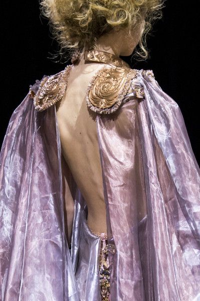 Guo Pei Spring 2017, Purple Royal Outfit, Gaudy Fashion, Guo Pei, 2017 Runway, Naomi Campbell, Mode Inspo, Runway Pictures, Fantasy Clothing