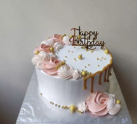 Drip Cake Mujer, Chocolate Mocha Cake, Butterfly Birthday Cakes, Mocha Cake, Chocolate Cake Designs, Cake Bridal, Buttercream Cake Decorating, Elegant Birthday Cakes, Chocolate Mocha