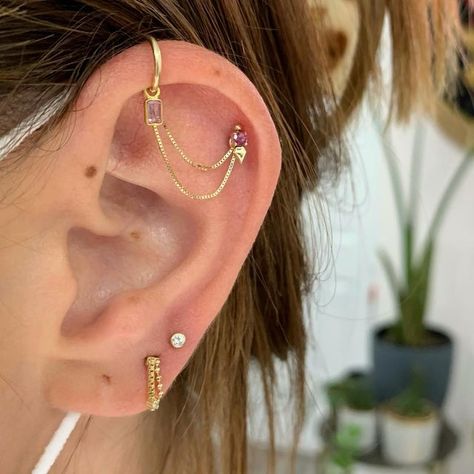 Styled Ears, New Ear Piercing, Ear Peircings, Industrial Piercing Jewelry, Ear Chain, Ear Style, Cute Piercings, Earrings Inspiration, Stacked Jewelry