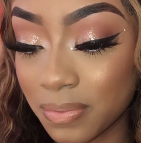 Gold Eyeshadow Black Women, Gold Eyeshadow Looks Black Women, Rose Gold Eyeshadow Looks, Eyeshadow Looks Black Women, Rose Gold Makeup Looks, Sweet 16 Makeup, Prom 2k23, Gold Eyeshadow Looks, Gold Sweet 16