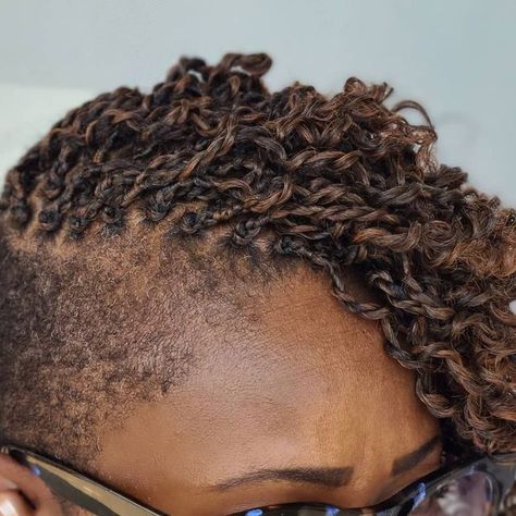 Small Passion Twists on Short Undercut Hair Small Passion Twists, Shaved Sides And Back, Undercut Hair, Braids Short, Shaved Side, Braids With Shaved Sides, Short Undercut, Short Locs, Shaved Side Hairstyles