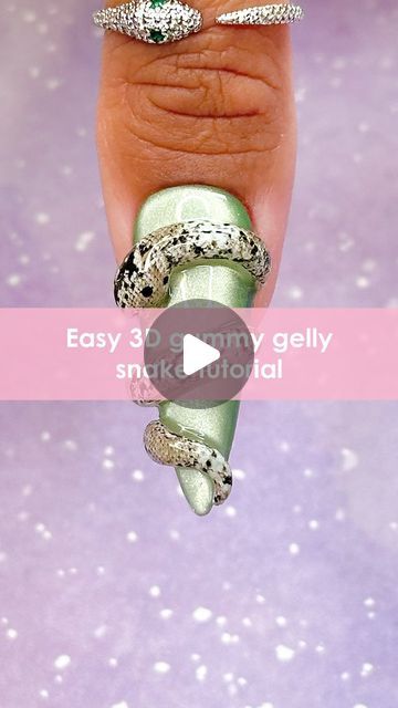 Snake Nails Designs, Snake Nail Art, Snake Nails, Magnetic Nails, Nail Tutorial, Cat Eye Nails, Foil Nails, Gold Snake, Nail Art Tutorial