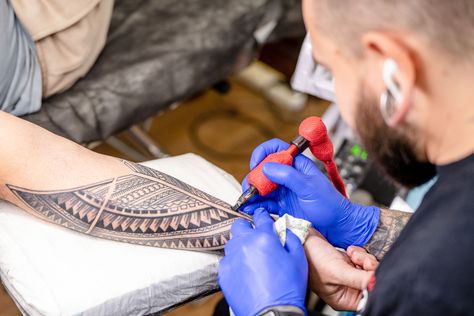 Are you considering a sleeve tattoo? These big, bold pieces are not for everyone, but they can turn into a work of art if you follow a few rules. Here is everything you need to know about preparing for a tattoo sleeve. Sleeve Tattoos Are Different Any tattoo is a big commitment. Remember, you will […] The post How Do I Prepare For A Sleeve Tattoo? appeared first on The Oracle Tattoo Gallery. Tattoo Quarter Sleeve, Work Of Art Tattoo, Oracle Tattoo, A Sleeve Tattoo, The Last Warrior, The Godfather Part Iii, Quarter Sleeve Tattoos, Full Sleeves Design, Clash Of The Titans