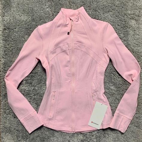 Aesthetic Outfits Sporty, Lululemon Define Jacket Outfit, Outfit Ideas Lululemon, Define Jacket Outfit, Lululemon Outfit Ideas, Sports Jacket Outfit, Lululemon Outfits, Lululemon Define, Lululemon Define Jacket