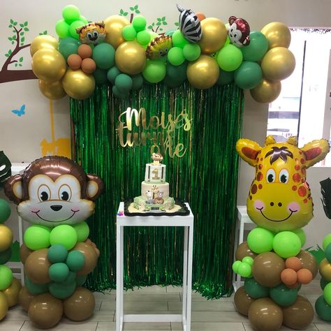 Jungle Theme Bday Decoration, Jungle Theme Decoration Ideas, Jungle Theme Birthday Party Decorations, Decoracion Baby Shower Safari, Animal Birthday Decorations, Themes For Birthday Parties, Safari Birthday Party Decorations, Half Birthday Baby, Jungle Theme Decorations