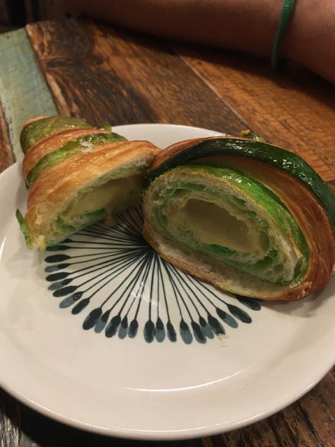 aesthetic food bakery croissant francais bicolor pistachio Bakery Croissant, Food Bakery, Aesthetic Food, Delicious Food, Pistachio, Yummy Food, Baking, Green