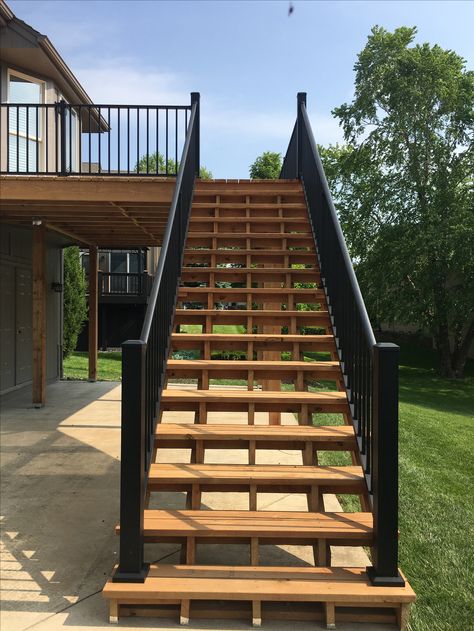 Westbury Aluminum black railings-2 and 4 inch posts, Yellow wood cedar toned pressure treated posts, joists and decking. Westbury crossover railing post. Diy Deck Railing Ideas, Diy Deck Railing, Small Garden Pergola, Deck Railing Ideas, Simple Deck, Deck Remodel, Patio Railing, Porch Wood, Deck Makeover