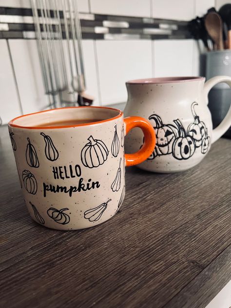 #halloween #spooky #pumpkin #autumn Halloween Legends, Facts About Halloween, Fall Bonfire, Mug Drawing, Halloween Facts, Pumpkin Autumn, About Halloween, Spooky Szn, Glass Coffee Cups