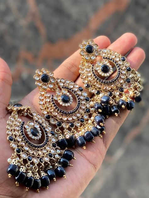 Modern Indian Jewelry, Pakistani Jewellery, Jewellery Board, Bridal Jewellery Design, Asian Jewelry, Fancy Jewellery Designs, Black Bridal, Beautiful Hairstyles, Bridal Fashion Jewelry