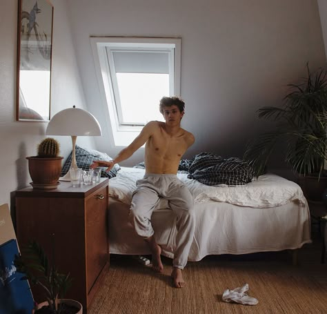 Clean Boy Aesthetic Room, Guys Morning, Clean Boy Aesthetic, Bad Boy Quotes, Hunks Men, Bad Boy Aesthetic, Man Photography, Books For Boys, White Room