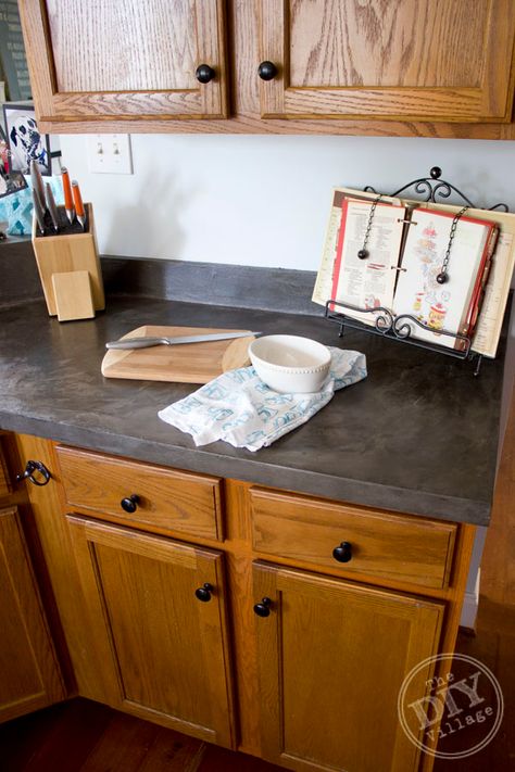 Countertop Makeover, Concrete Countertop, Concrete Kitchen, Diy Countertops, Reno Ideas, Concrete Countertops, Kitchen Redo, Kitchen Reno, Kitchen Remodel Idea