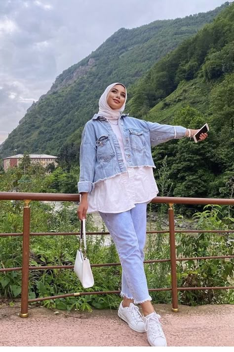 #hijab #hijabfashioninspiration #hijabfashion #hijabfashioneiddress #hijaboutfit #hijabootd #hijaboutfitideas #hijaboutfitmuslimfashion Denim Outfit Hijab, Hijab Outfits Ideas, Summer Denim Outfits, Sky Outfit, Hijab Trend, Hijab Jeans, Hijab Fashion Summer, Hijab Summer, Wide Leg Jeans Outfit