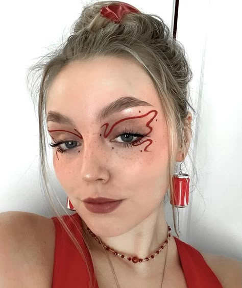 Funky Makeup, Red Eyeliner, Red Eye Makeup, Eyeliner Color, Face Art Makeup, Graphic Makeup, Rave Makeup, Red Makeup, Dope Makeup