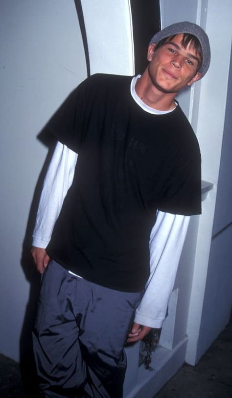 2000s Fashion Men, Skater Boy Outfits, 2000s Boys, 2000s Men, Josh Hartnett, 2000s Outfit, 2000s Skater, Outfits 2000s, Guy Fits