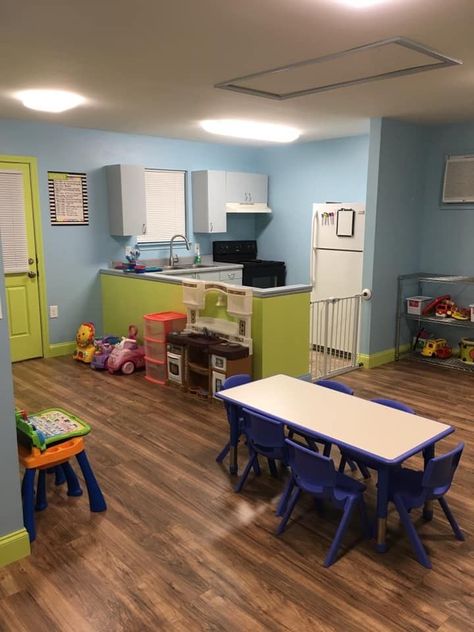 Daycare Basement Layout, Simple Home Daycare Setup, Daycare Rooms Setup In Home, Home Daycare Setup Garage, Inhome Daycare Ideas, Family Daycare Setup Home, Living Room Daycare Setup, Daycare In Garage Ideas, Small Infant Room Daycare Layout