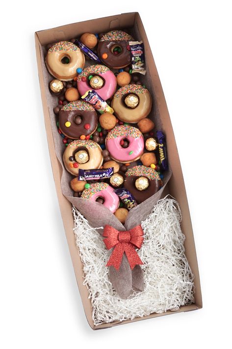 Donut Bouquet, Donut Decorating Ideas, Food Bouquet, Donut Gifts, Donut Box, Donut Decorations, Bouquet Delivery, Gluten Free Donuts, Dessert Gifts