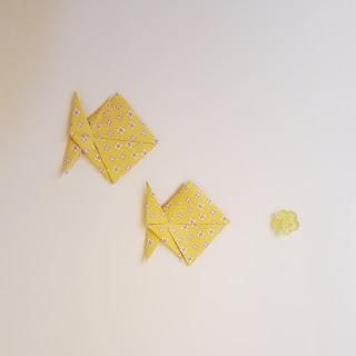 DIY : boucles d'oreilles poissons en origami, le tuto ! Origami Fish, Origami Ideas, Diy Origami, Baby Love, Origami, Enamel Pins, Fish, Couture