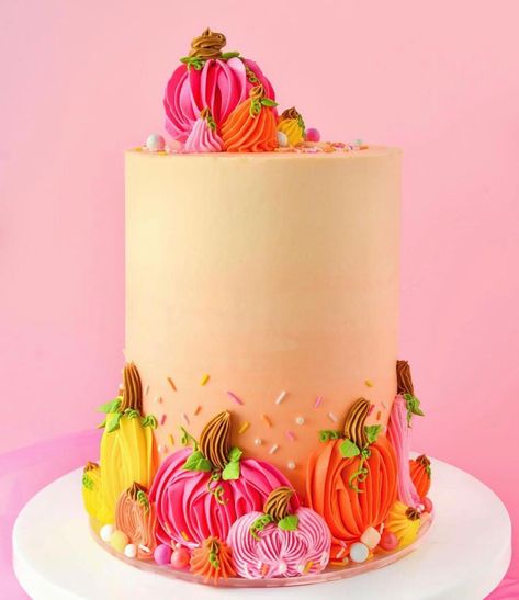 Fall Cake Decorating, Fall Cake Ideas, Pumpkin Patch Cake, Fall Birthday Cakes, Pasteles Halloween, Sprinkle Medley, Fall Cake Recipes, Up Pumpkin, Fall Cake