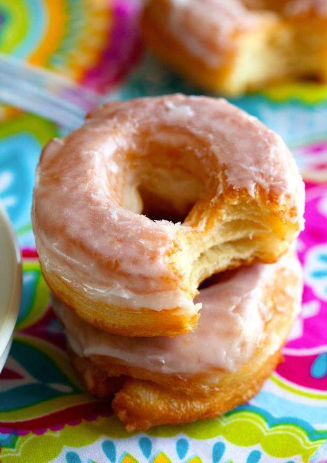 Crescent Roll Donuts Easy Recipes, Croissant Donuts Easy, Donuts From Crescent Rolls, Croissant Doughnut Recipe, Crullers Donut Recipe, Crescent Roll Donut Recipes, Cronuts Recipe Easy Crescent Rolls, Crescent Dough Sheet Recipes Desserts, Croissant Donut Recipe