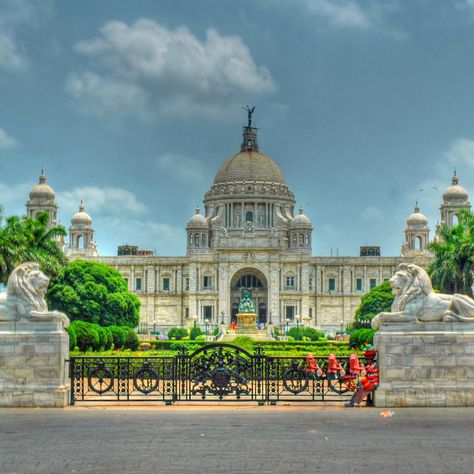 #VictoriaMemorial- the #crown of #kolkata. The Victoria memorial hall is dedicated in loving memory of Queen Victoria and now it's a museum having #British raj, paintngs, monuments, statues, weapos and many other great stuffs. Share your #travelexperience with #travelinedofficial. http://travelined.com/. #kolkatavisit #travelkolkata #explorekolkata #enjoykolkata #kolkataphotos #kolkataphotography #kolkatabeauty #kolkatablog #visitwebbengal #travelwestbengal #explorewestbengal #westbengal Victoria Memorial Kolkata Photography, Victoria Memorial Kolkata, Victoria Memorial, Color Splash Photography, Splash Photography, Things To Do Alone, Food Png, Places To Visit In Paris, Tiles Texture