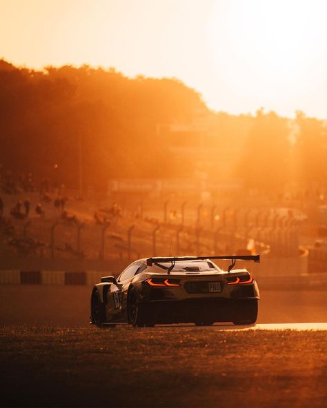 World Endurance Championship on Instagram: "We’ve never seen a Le Mans sunrise we didn’t like. 🌅 #WEC #LeMans24 #Motorsport" Wec Racing, Race Photography, Endurance Racing, Romantic Adventures, Sport Automobile, Man Photography, Man Wallpaper, Photography Wallpaper, Car And Driver