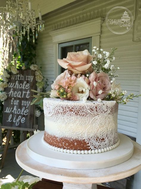 Shabby Chic Wedding Cake, Chic Wedding Cake, Shabby Chic Cakes, Shabby Chic Wedding Decor, Doily Wedding, Fondant Wedding Cakes, Lace Wedding Cake, Amazing Wedding Cakes, Wedding Cake Rustic