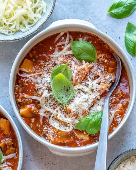 One Pot Lasagna Soup Recipe - Healthy Fitness Meals Macro Friendly Lasagna Soup, Macro Dinner, Lasagna Recipe Without Ricotta, One Pot Lasagna Soup, One Pot Lasagna, Cheesy Soup, Lasagne Soup, Slow Cooker Lasagna Soup, Easy Lasagna Soup