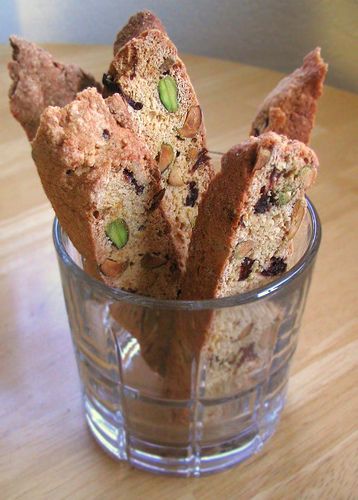 Cranberry and Pistachio Biscotti -- Fail-safe Recipe. Strawberry Biscotti, Cranberry Biscotti, Cranberry Pistachio Biscotti, Pistachio Biscotti, Italian Gourmet, Pistachio Cookies, Cranberry Pistachio, Orange Cranberry, Biscotti Recipe