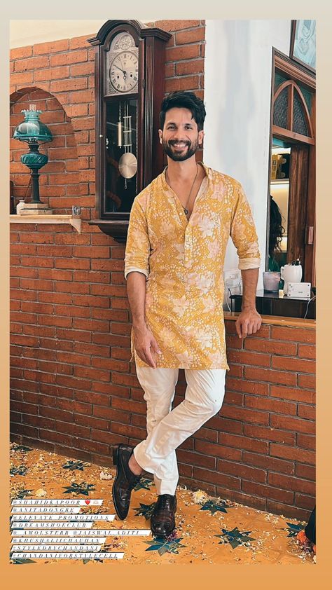 Poses For Men In Traditional Wear, Haldi Outfits Men, Haldi Outfits For Groom, Men Haldi Outfit, Haldi Kurta For Men, Yellow Kurta Men, Indo Western Outfits For Men, Casual Wedding Suit, Kurta Designs Men's