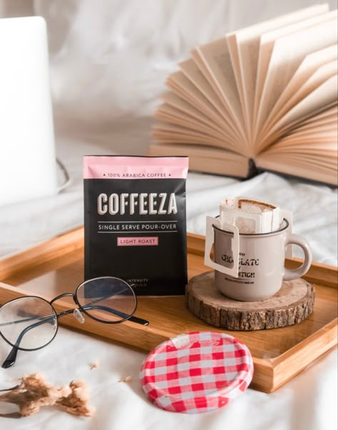 Coffee Box Photography, Sachet Photography, Coffee Sachet, Coffee Sachets, Coffee Photo, Coffee In Bed, Packaging Idea, Coffee Pack, Coffee Shot