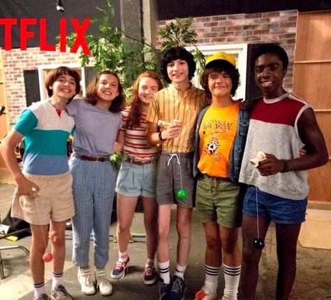 Stranger Things Setting, Stranger Things Bts, Stranger Things Outfit, Stranger Things Season 3, Stranger Things Kids, Stranger Things Actors, St Cast, Stranger Things Tv, Stranger Things Dr