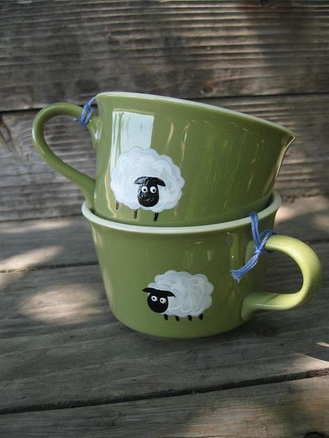 Shawn The Sheep, Green Tea Cup, Diy Keramik, Diy Pottery Painting, Color Me Mine, Shaun The Sheep, Pottery Painting Designs, Pretty Mugs, Keramik Design