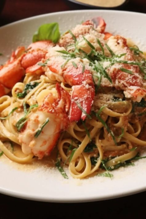 Easy Yard House Lobster Garlic Noodles Recipe Yard House Lobster Garlic Noodles Recipe, Lobster Garlic Noodles, Garlic Lobster, Garlic Butter Noodles, Garlic Noodles Recipe, Lobster Pasta, Frozen Lobster, Fresh Lobster, Yummy Dishes