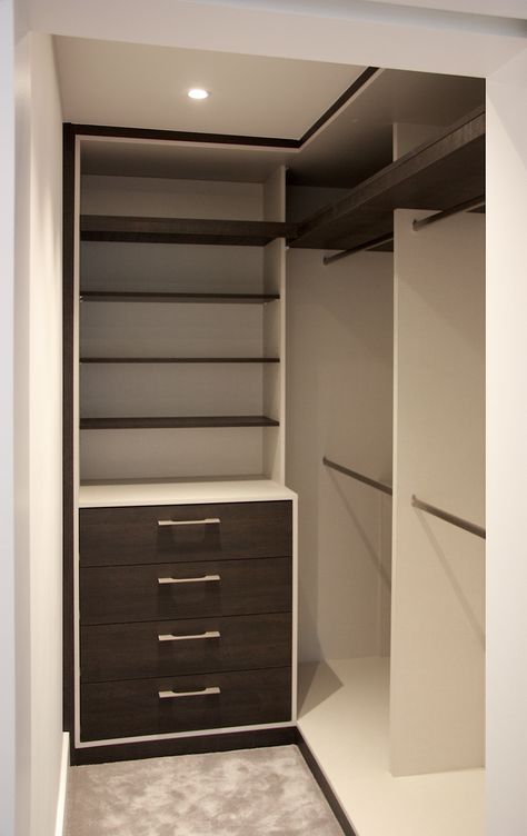 Small Walk in Wardrobe Walkin Closet In Small Bedroom, Walk In Wardrobe Cupboard, Very Small Walk In Wardrobe, Walk In Walldrobe Design, Small Wordrop Ideas, Small Walk In Closet Built Ins, Small Corner Walk In Closet Ideas, Small Walk In Wardrobe Organisation, Small Walkin Wardrobe Ideas