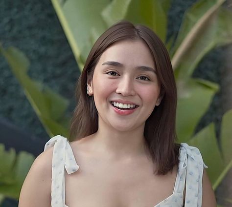 Kathryn Bernardo Hairstyle, Kathryn Bernardo Photoshoot, Julia Montes, Ideal Girl, Daniel Padilla, Kathryn Bernardo, Types Of Braids, Best Friend Poses, Rpw Port