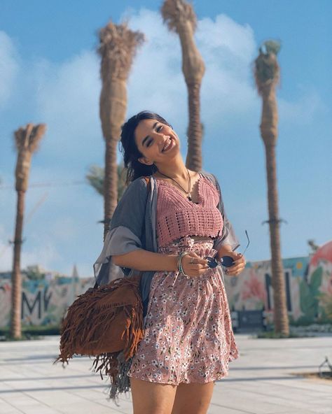 Somya Gupta, Tumblr Outfits, Denim Overalls, Each Day, Monday Motivation, Creative Photography, Influencer, Diva, Overalls