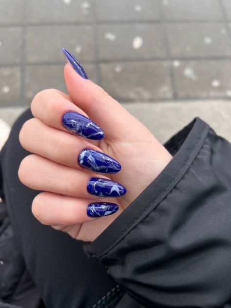 Dark Blue Swirl Nails, Blue Swirl Nails, Dark Blue Waves, Swirl Nails, Blue Swirl, Blue Waves, Almond Nails, Nail Inspo, Swirl