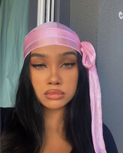 Head Scarf Styles, Curly Hair Styles Easy, Baddie Hairstyles, Long Curly Hair, Pretty Selfies, Pretty Makeup, Aesthetic Hair, Beautiful Makeup, Headband Hairstyles