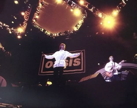 Liam Gallagher Knebworth 1996, Noel Gallagher Knebworth, Oasis Knebworth 1996, Liam Gallagher Concert, Knebworth 1996, Oasis Knebworth, Oasis Concert, Vibey Pictures, Noel And Liam Gallagher