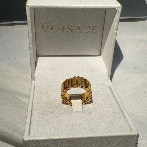 AUTHENTIC Versace logo-engraved Greca ring (with box) Versace Ring Mens, Versace Ring, Rings Mens, Versace Gold, Versace Logo, Versace Jewelry, Gold Ring Designs, Unisex Ring, Box Color